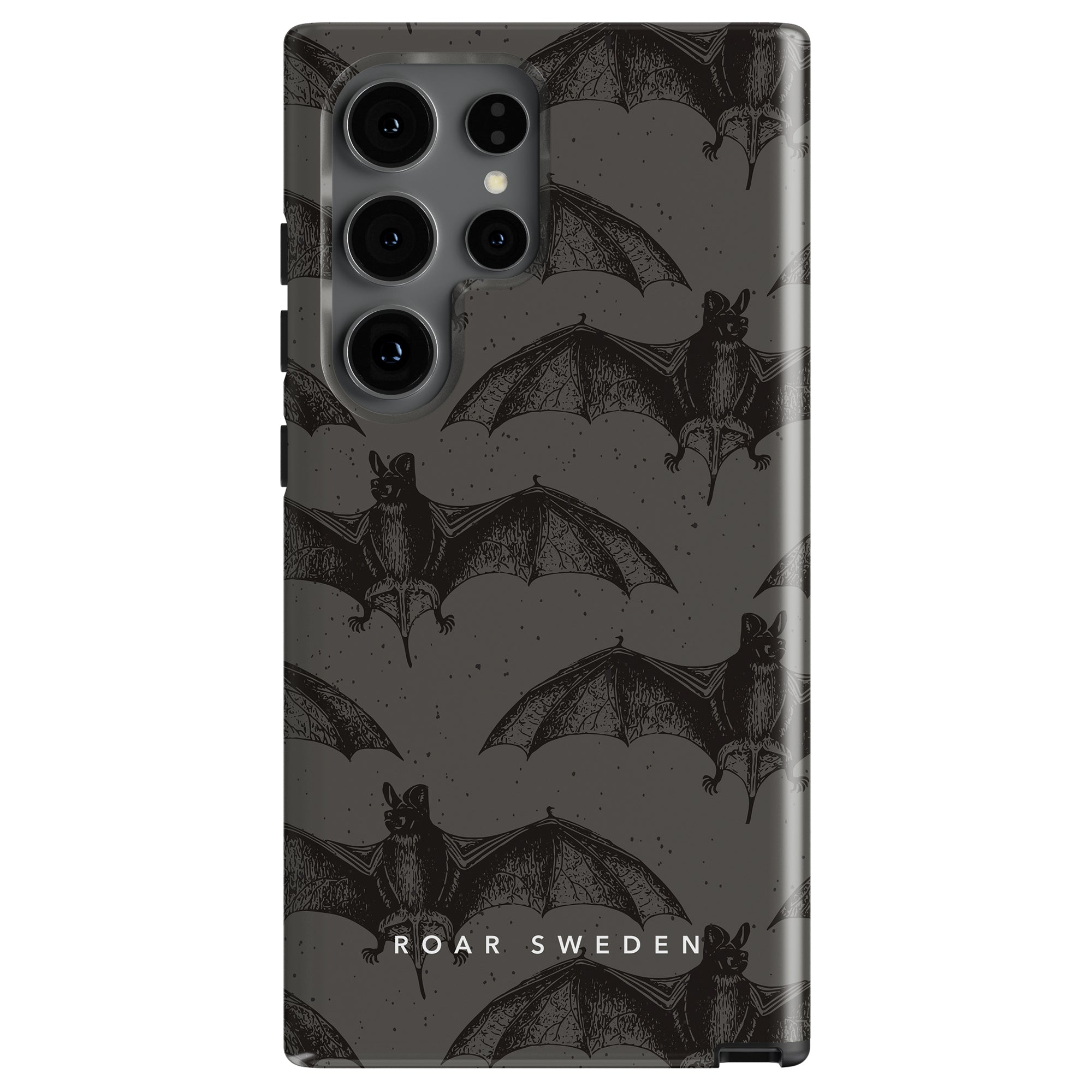 The "Bats - Tough case" is a stylish mobilskal featuring a pattern of black fladdermöss on a dark gray background, with "ROAR SWEDEN" text at the bottom. Perfect for those looking for unique skydd för mobil.