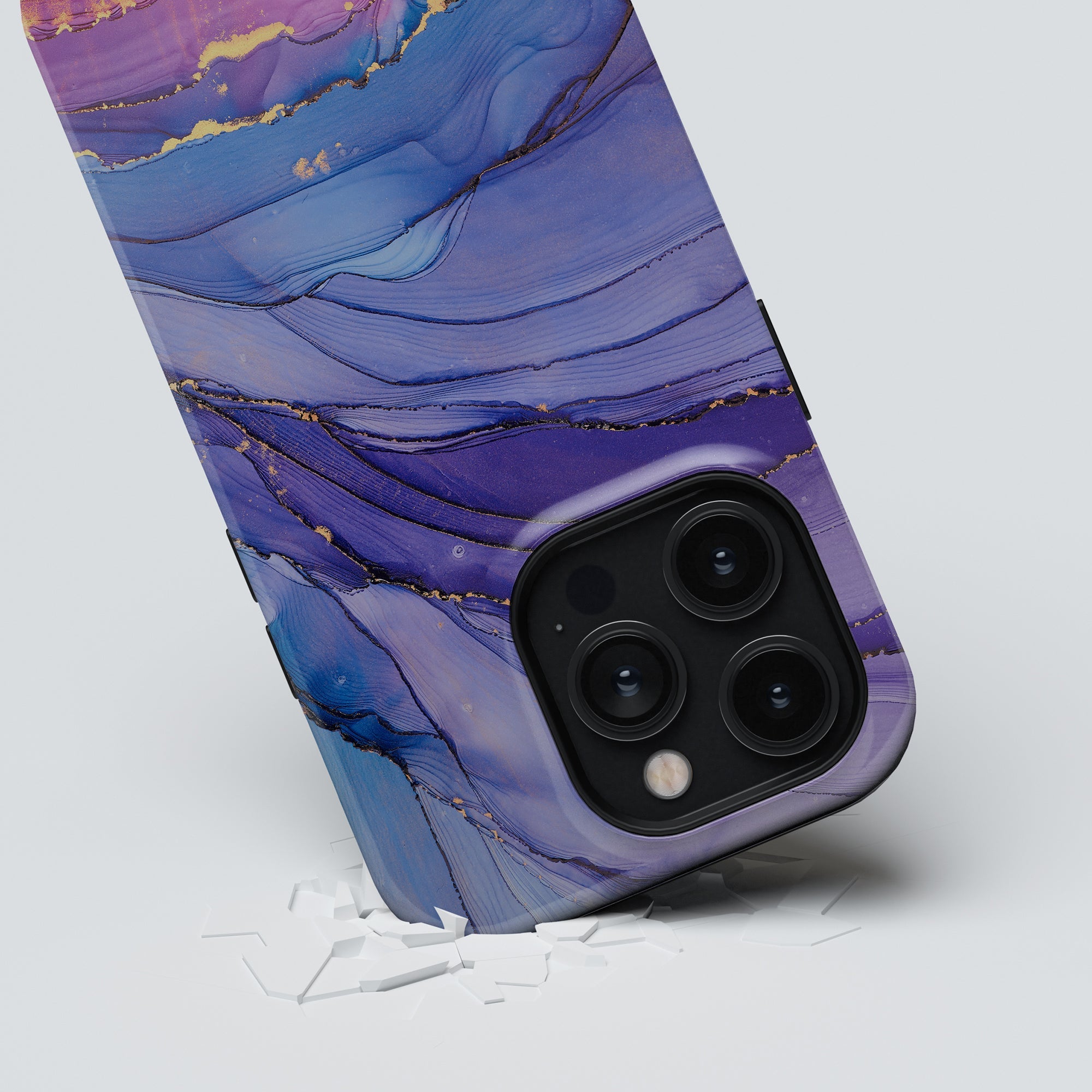 Ett premium Dreamy - Tufft fodral med ett blått och lila marmormönster för iPhone 11 Pro.