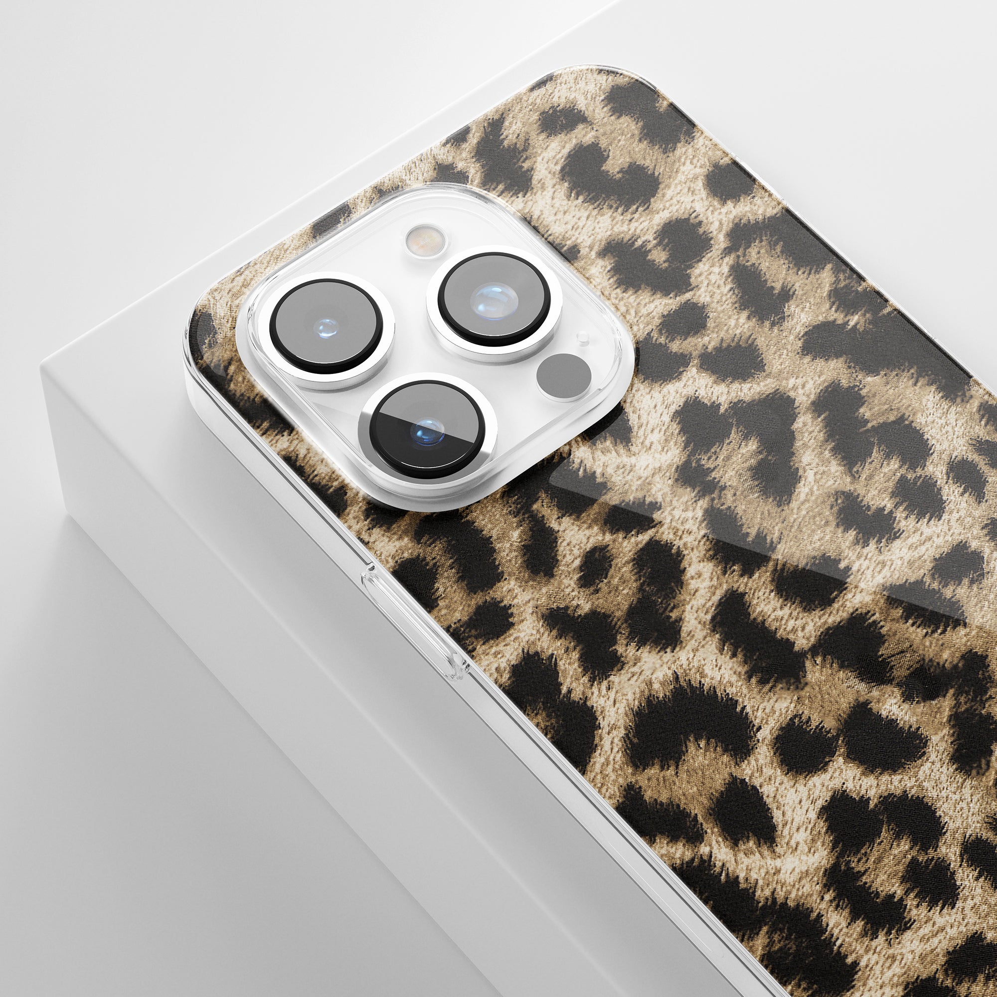 Ett pålitligt Leopard - genomskinligt fodral för iPhone 11 Pro.
