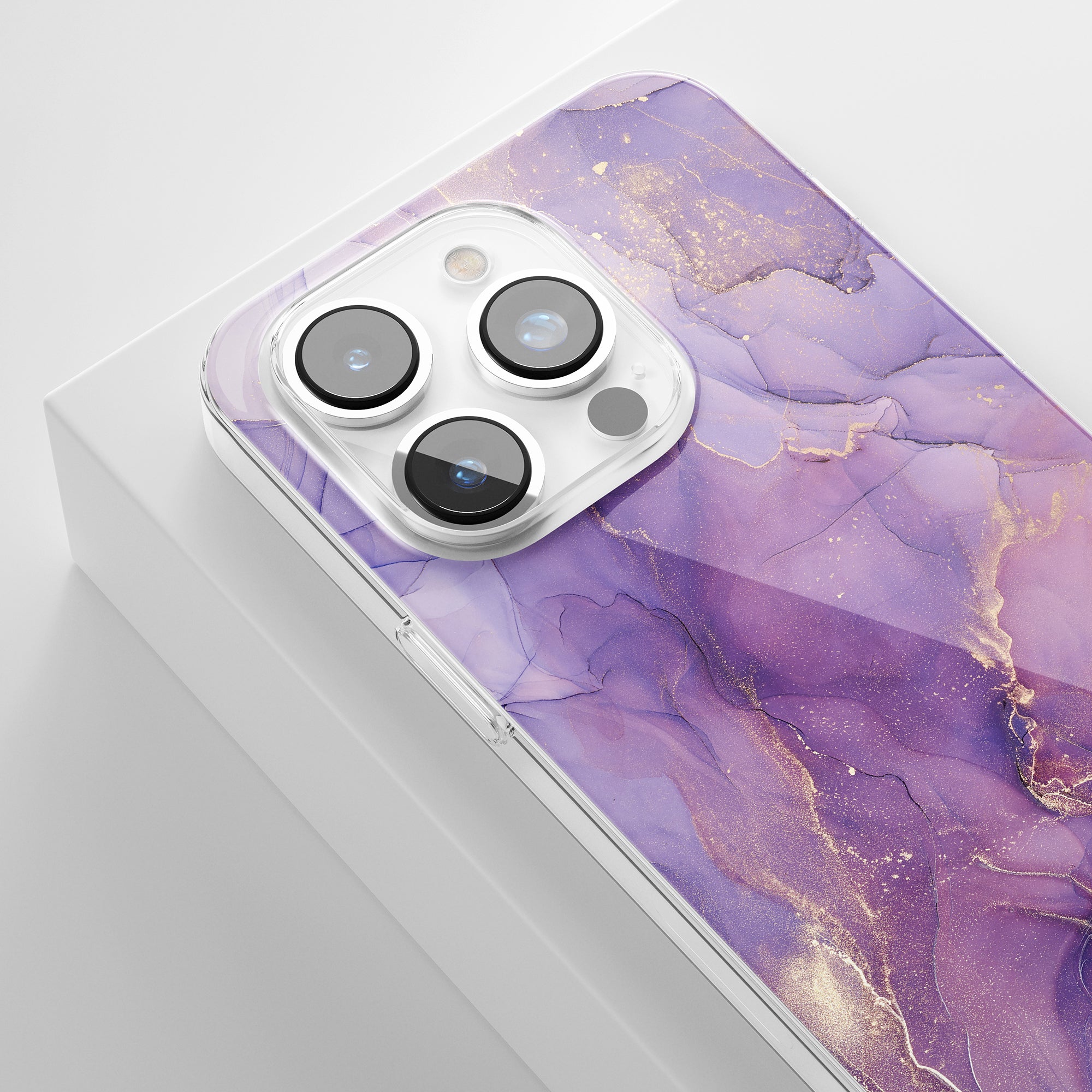 Roar Sweden Midnight - Clear Case kombinerar Marmor Magi i Skymning lila marmormönster med snyggt skydd för din iPhone 11 Pro.