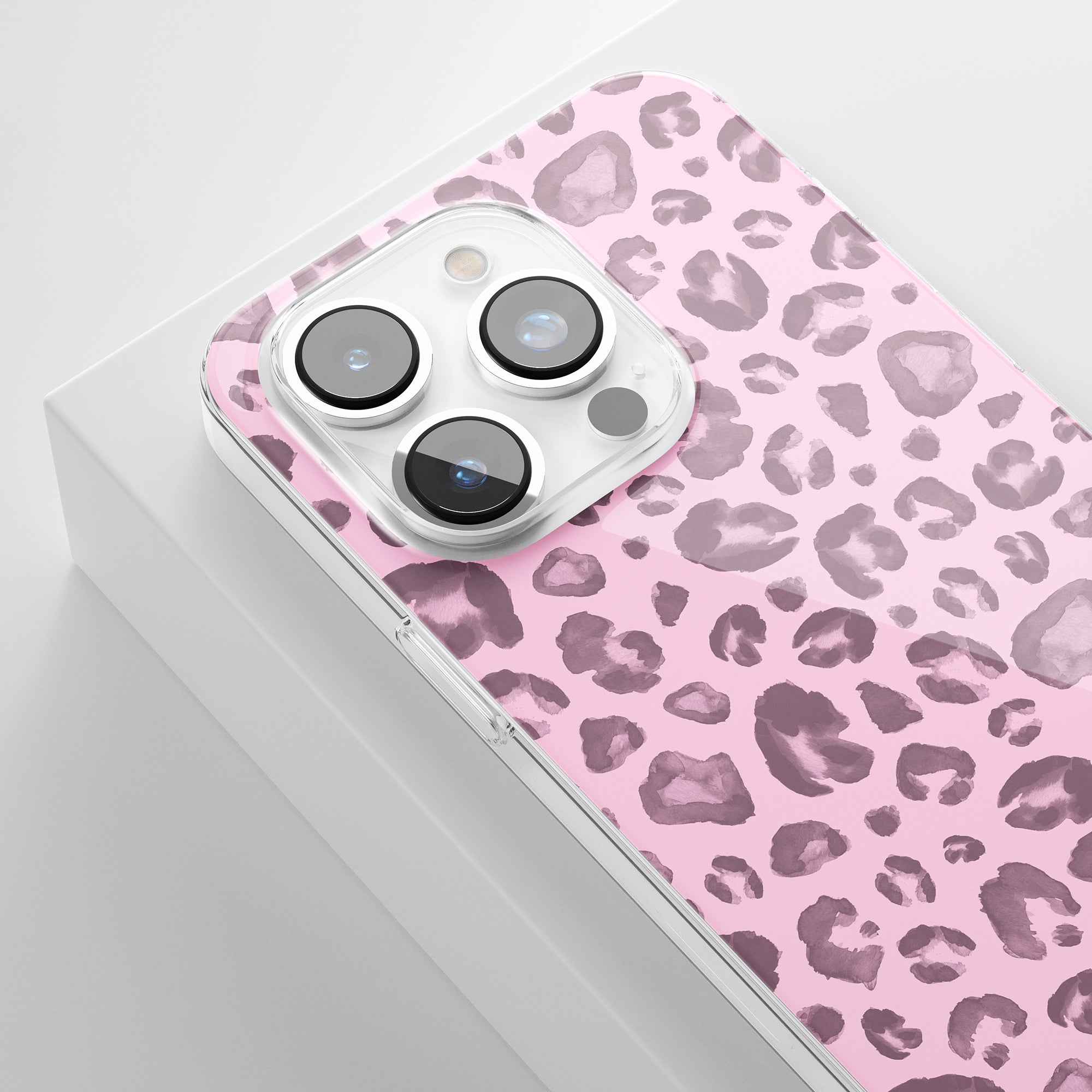 A Pinky Spots - genomskinligt fodral för iPhone 11 Pro.