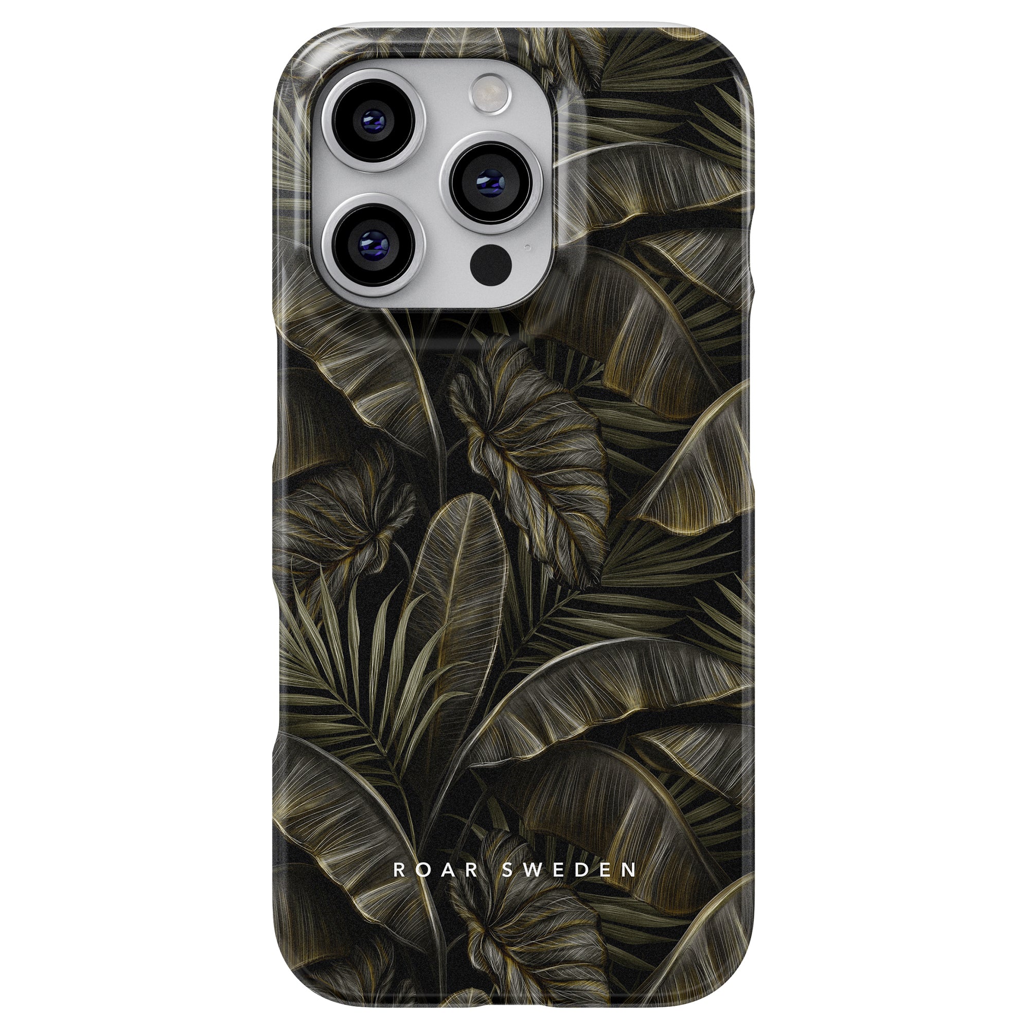 Introducing the "Colocasia - Slim Case" for your smartphone, featuring a tropical leaf pattern that exudes tropisk elegans. Crafted from högkvalitativa material, it complements a phone equipped with three camera lenses. The case is elegantly adorned with the text "ROAR SWEDEN" at the bottom.