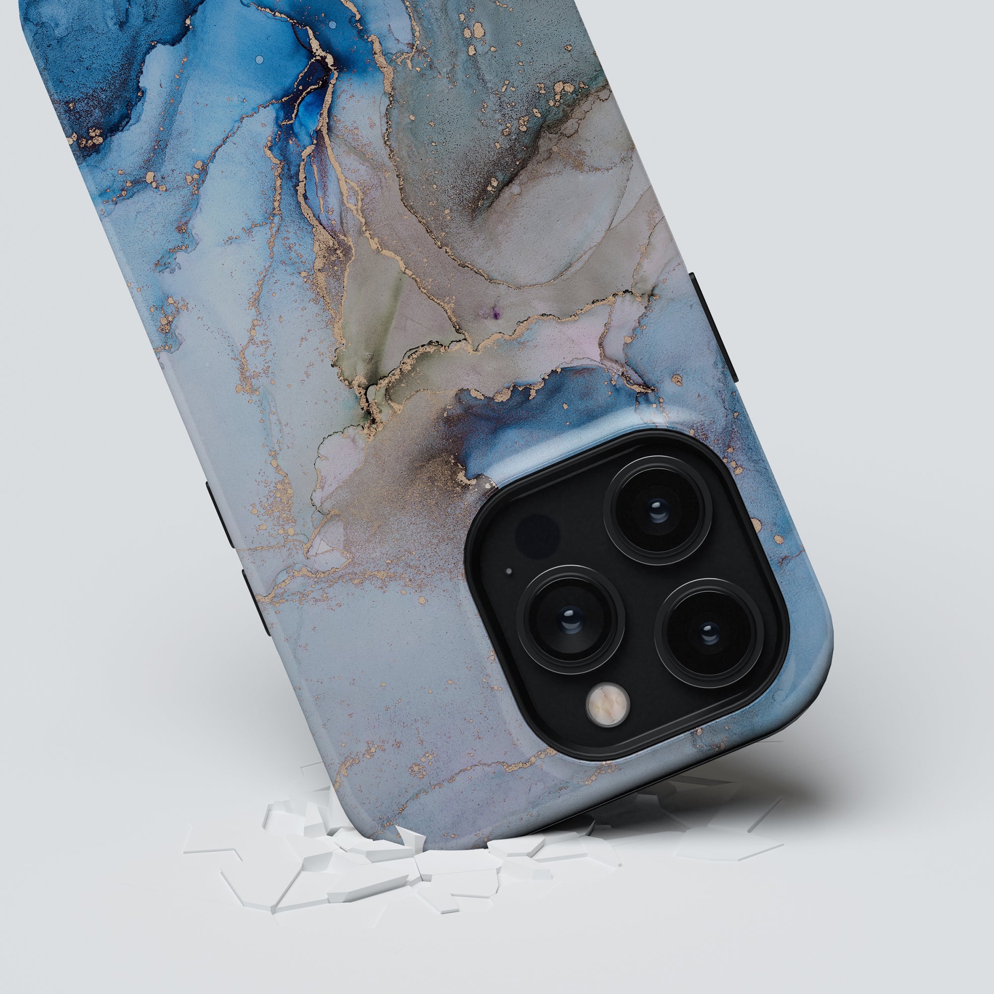 Ett elegant blått Waves - Tufft fodral för iPhone 11 Pro med en touch av Roar Swedens Waves-design.